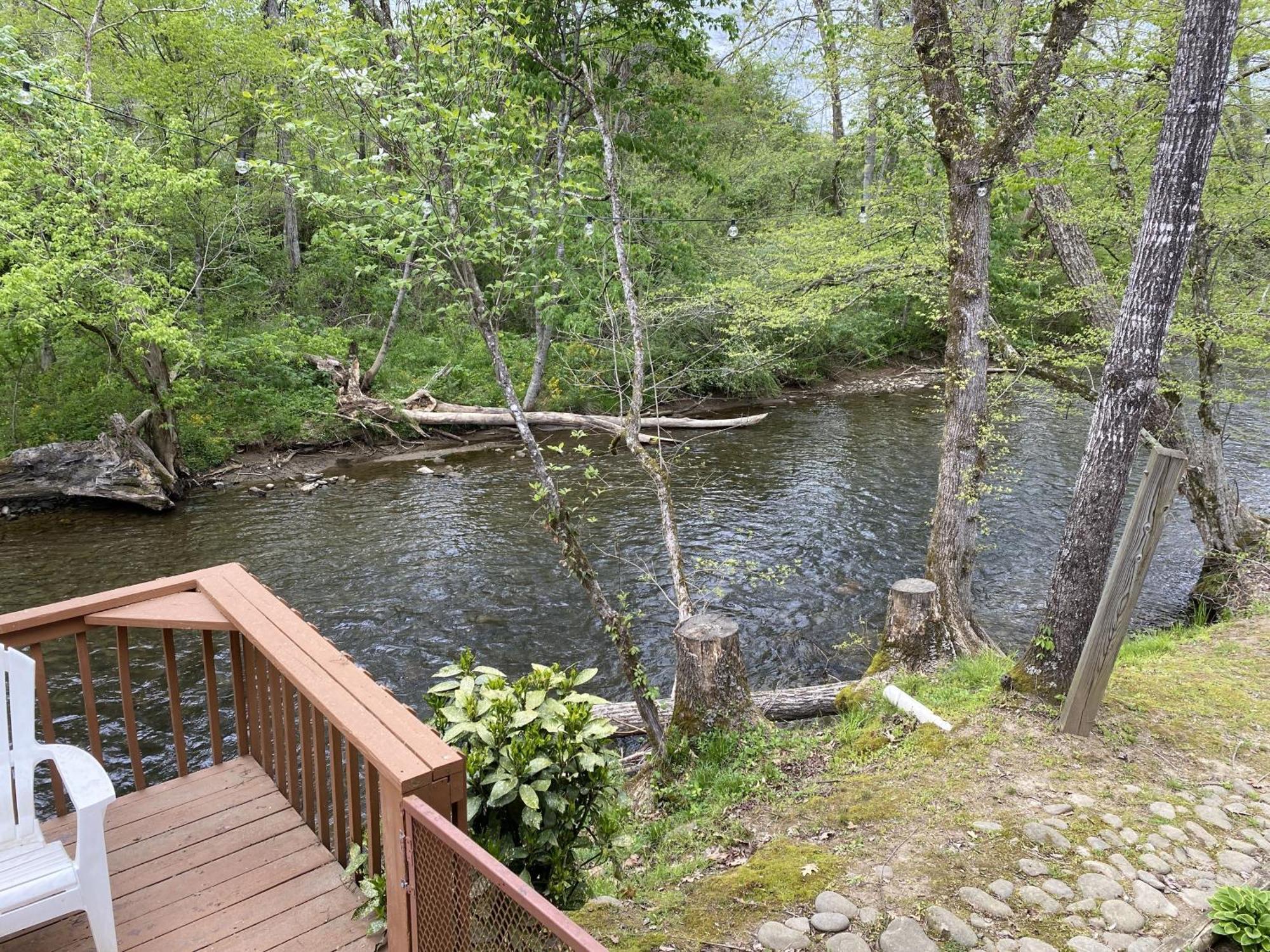 Gray'S Place On Cosby Creek - 2 Bedrooms, 2 Baths, Sleeps 6 Home Ngoại thất bức ảnh